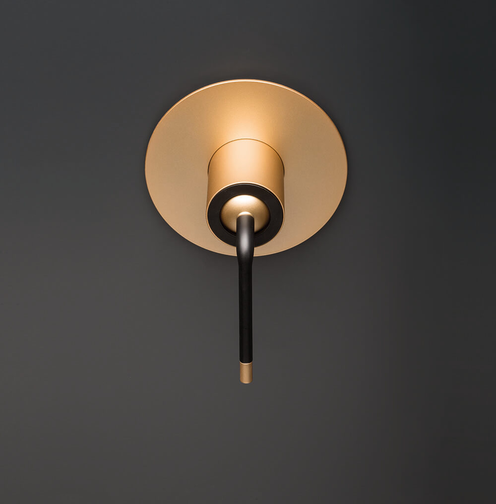 newform-orama-gold-shower